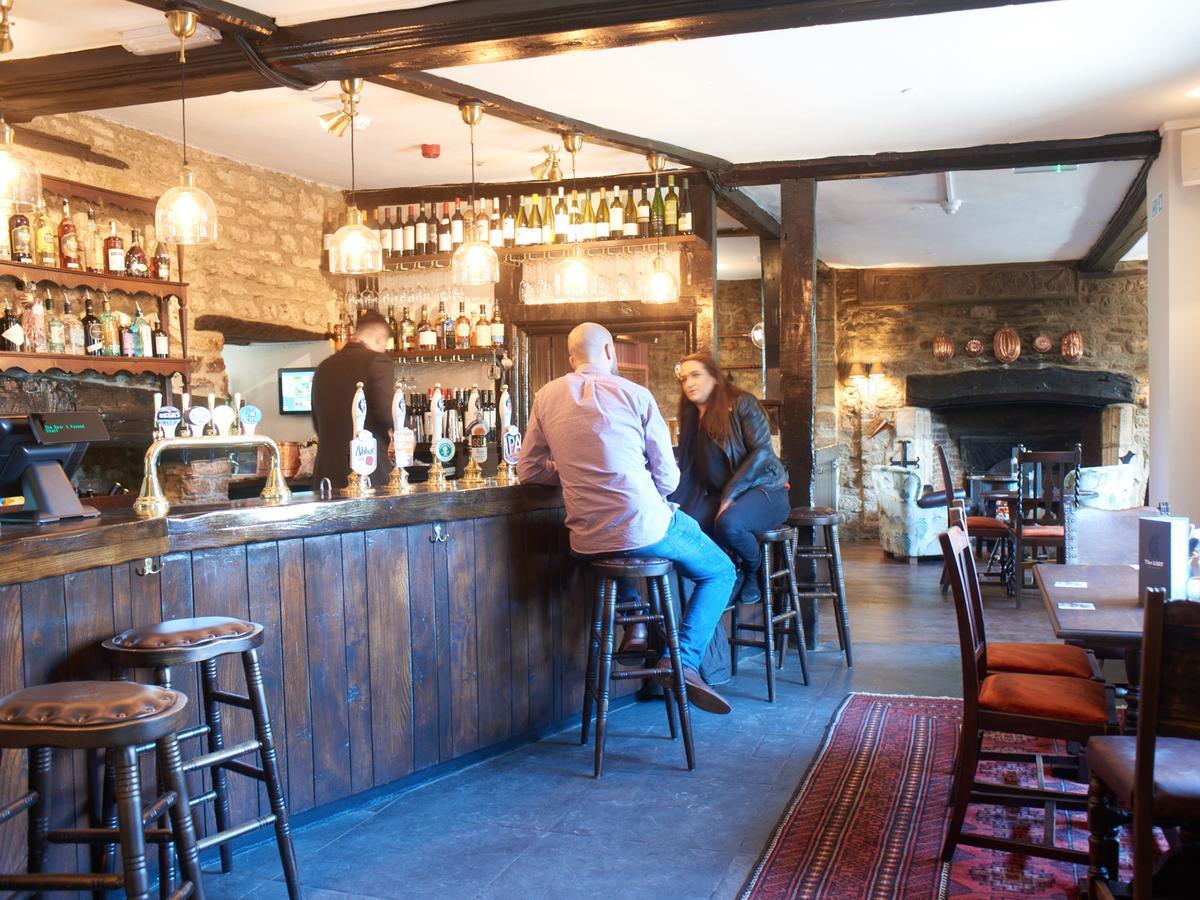 Bear And Ragged Staff 호텔 Cumnor 외부 사진
